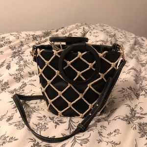 LE Bucket Fishnet Bag by MANGO
